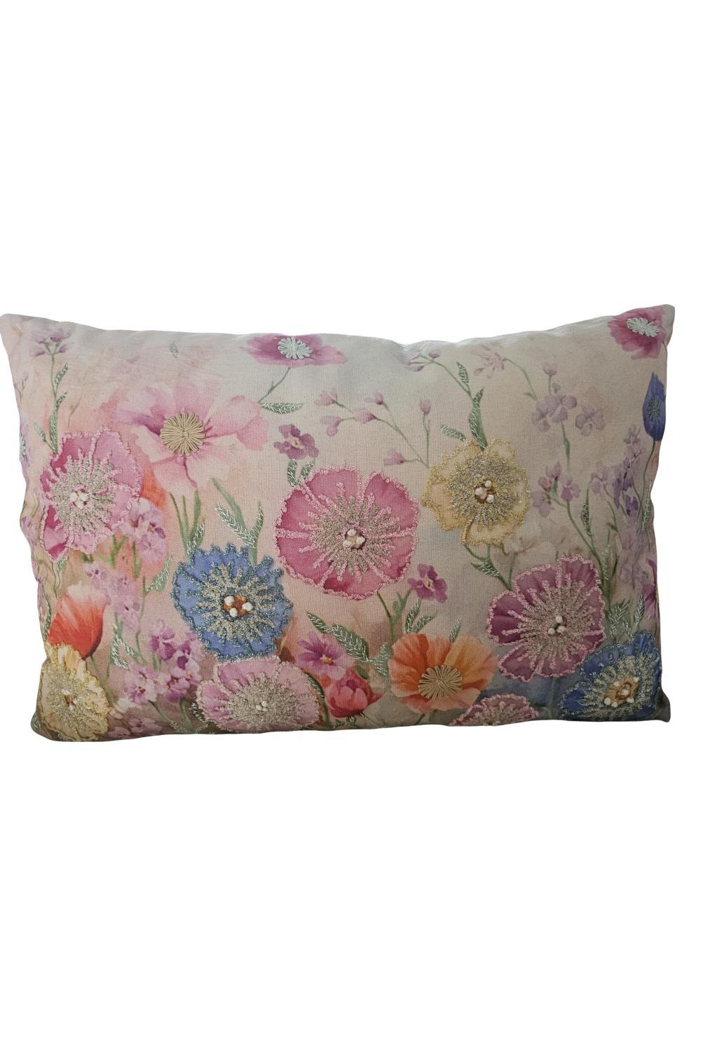 Kissen; Pastell 3 D bestickt; ca. 59 x 40 cm