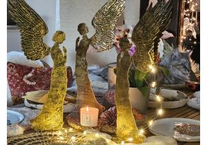 Engel stehend; Farbe: Gold / Schwarz  Höhe: ca. 53 cm